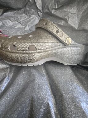 CROCS Glitter Platform Clog in Metallic Silver